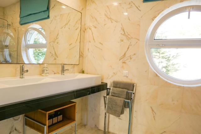Edles Apartment In Architektenvilla Mit Grossem Pool, Sauna, Dachterrasse Und Malerischem Garten パタイアス エクステリア 写真